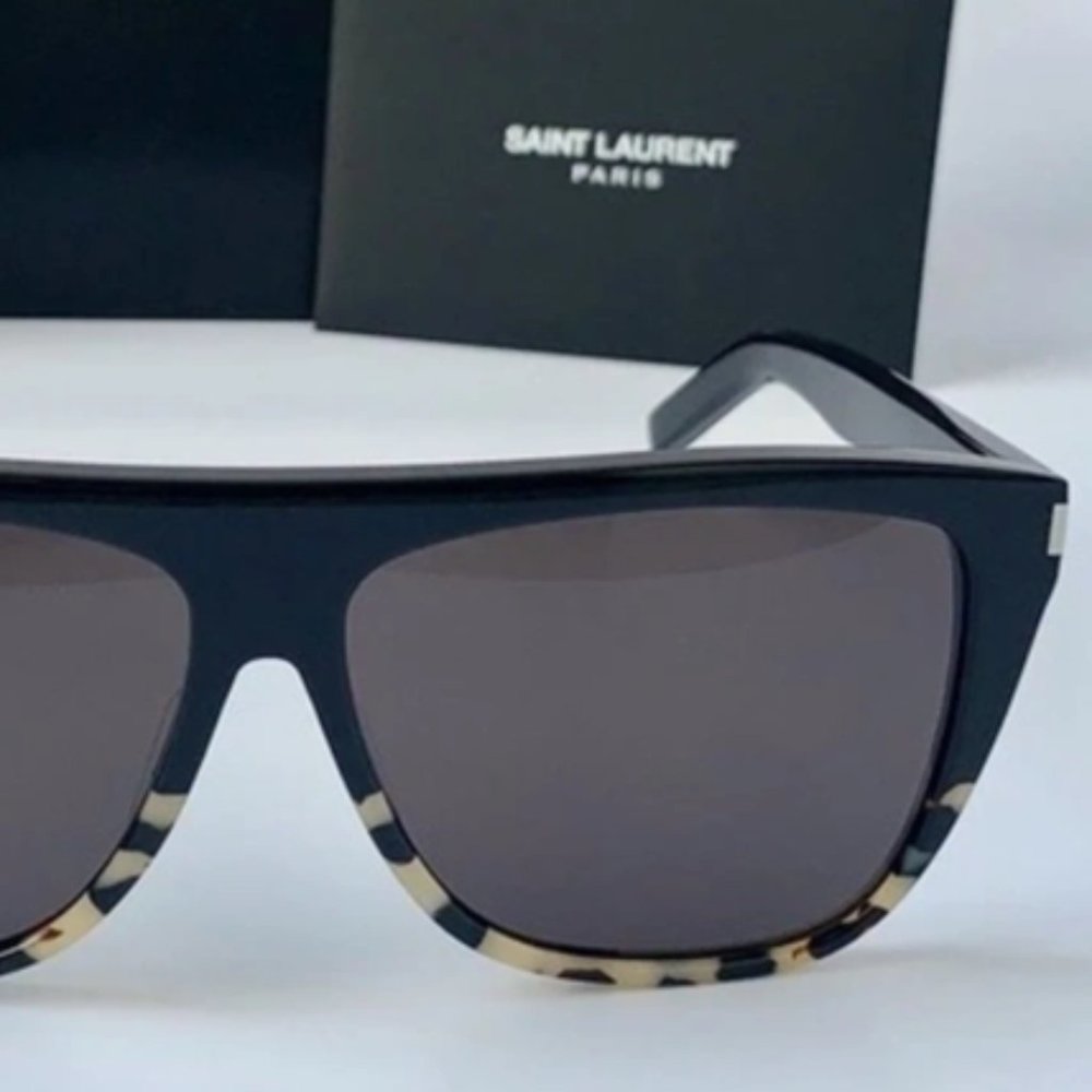 Yves Saint Laurent Sunglasses 😎 🕶